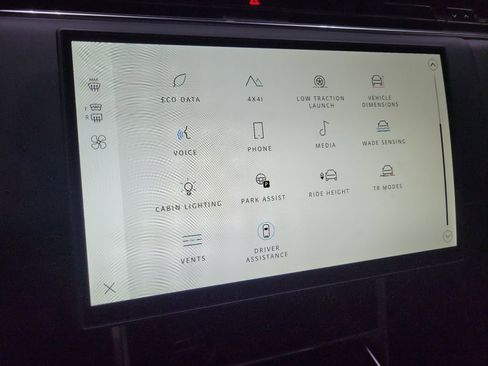 New 2025 Land Rover Range Rover SE image 32