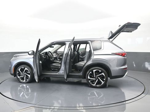 Used 2022 Mitsubishi Outlander SE image 76