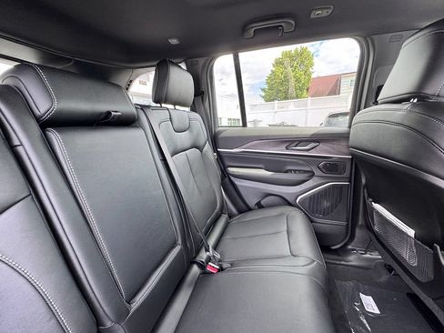 New 2026 Jeep Grand Cherokee Limited AWD/4WD image 21