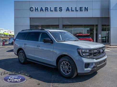 Used 2025 Ford Expedition Active AWD/4WD image 1