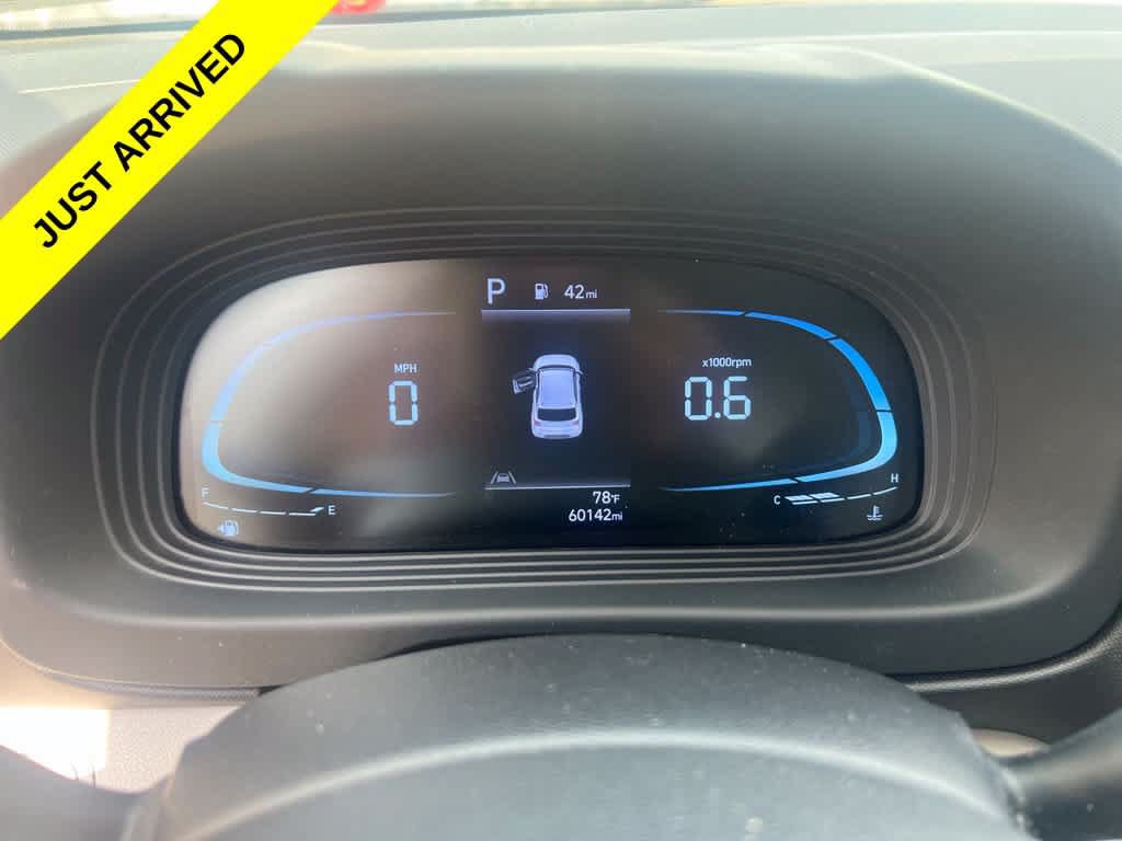 Used 2023 Hyundai Venue SEL FWD image 5