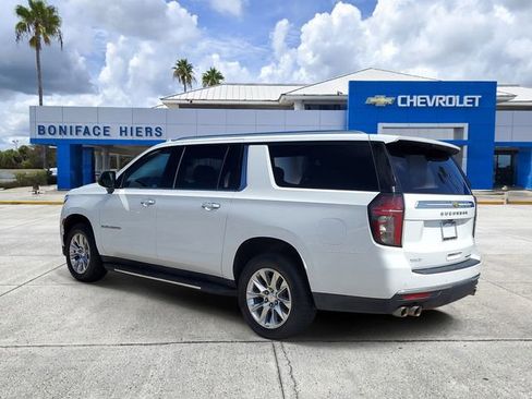 Used 2023 Chevrolet Suburban Premier image 4
