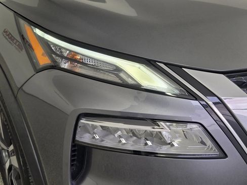 Used 2023 Nissan Rogue SL FWD image 9