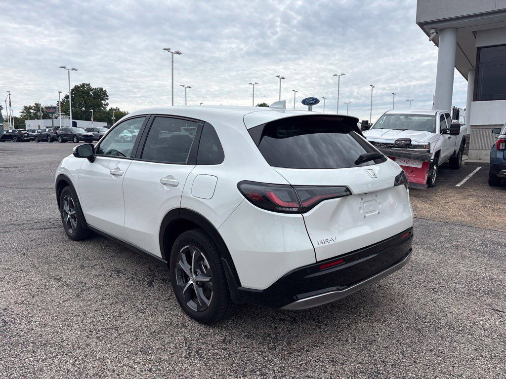 Used 2024 Honda HR-V EX-L image 5