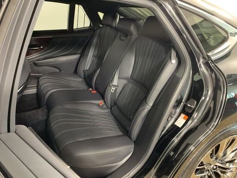 Used 2022 Lexus LS 500 AWD w/ Luxury Package image 34