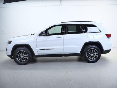 Used 2018 Jeep Grand Cherokee Trailhawk w/ Trailhawk Luxury Group AWD/4WD image 9
