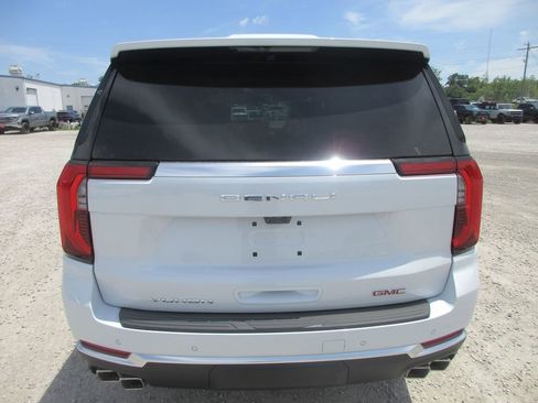 New 2026 GMC Yukon XL Denali w/ Denali Reserve Package AWD/4WD image 5