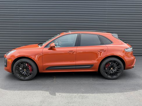 Used 2023 Porsche Macan GTS AWD/4WD image 2