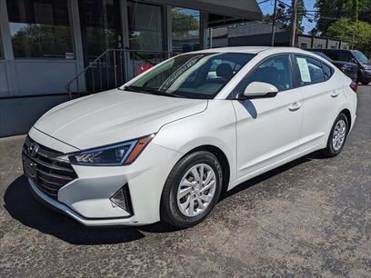 Used 2020 Hyundai Elantra SE w/ Cargo Package (C1)