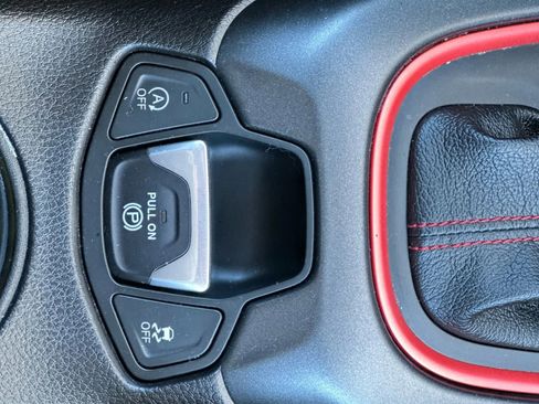 Used 2020 Jeep Compass Trailhawk image 24