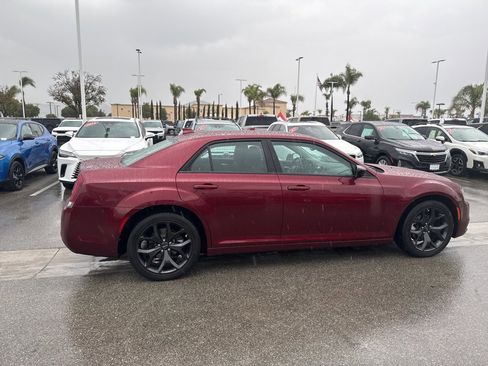 Certified 2023 Chrysler 300 Touring w/ Sport Appearance Package image 9