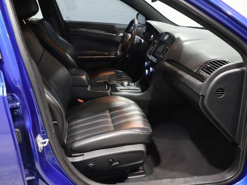 Used 2019 Chrysler 300 S image 23