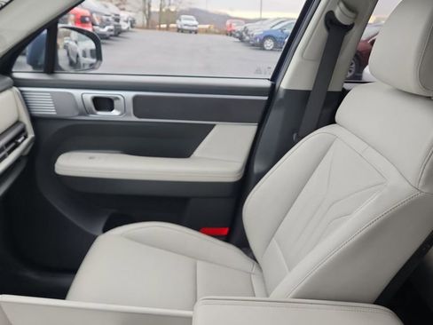 Used 2025 Hyundai Santa Fe SEL image 11