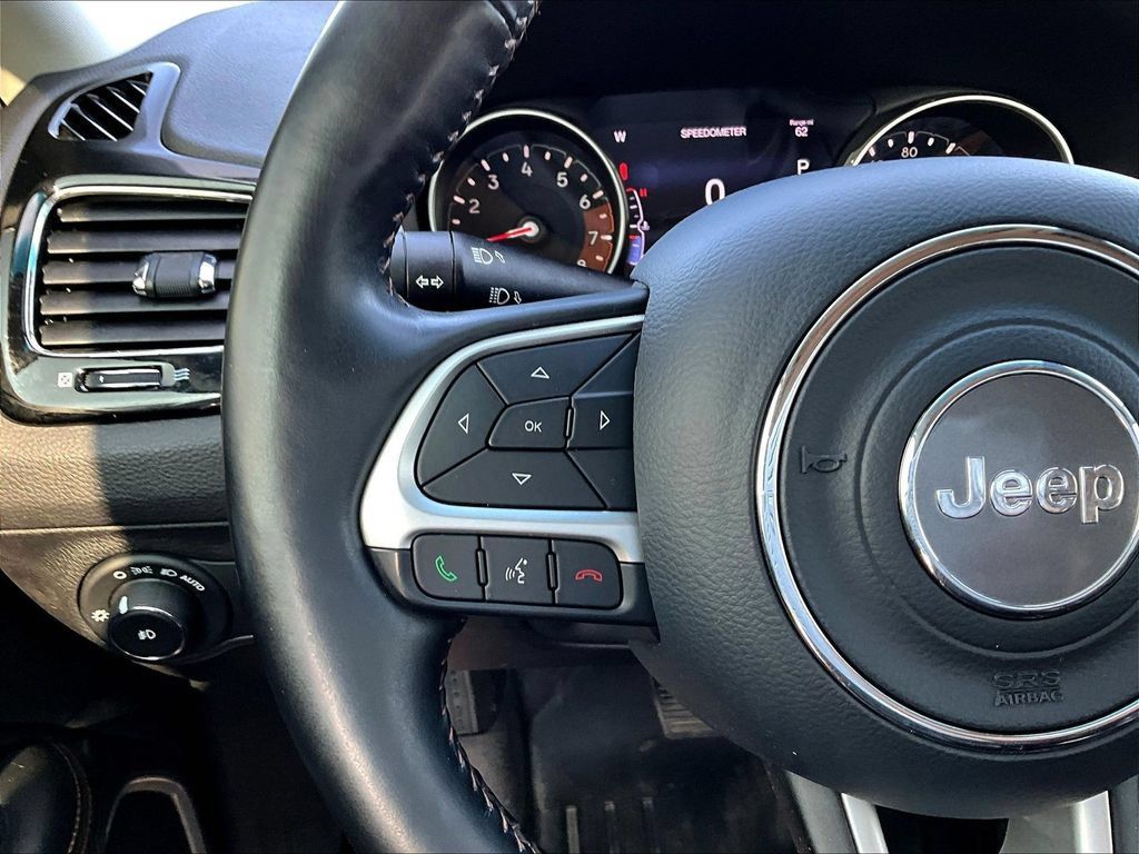 Used 2018 Jeep Compass Limited AWD/4WD image 13