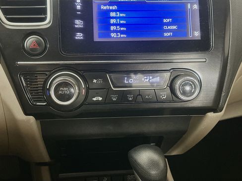 Used 2015 Honda Civic Hybrid Sedan image 21