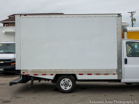 Used 2023 GMC Savana 3500 w/ Power Convenience Package RWD image 8