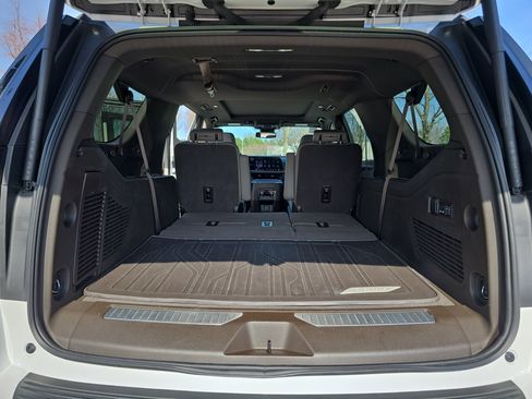 Used 2025 Chevrolet Suburban Z71 w/ Comfort Package image 13