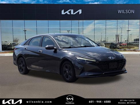 Used 2023 Hyundai Elantra SEL FWD image 1