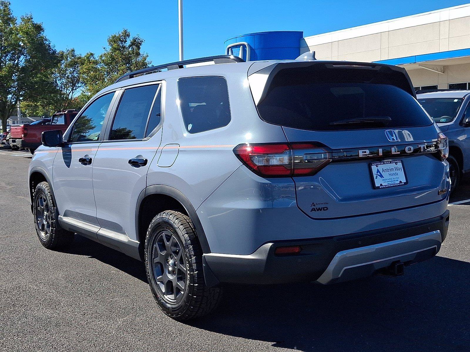 New 2026 Honda Pilot TrailSport image 4