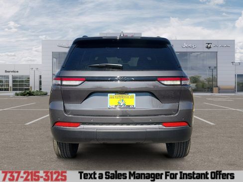 New 2026 Jeep Grand Cherokee Altitude image 4