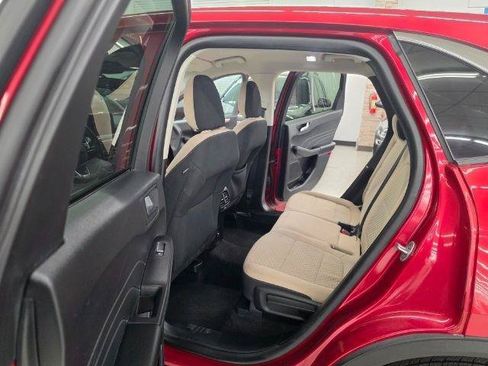 Used 2021 Ford Escape SE w/ Cold Weather Package FWD image 9