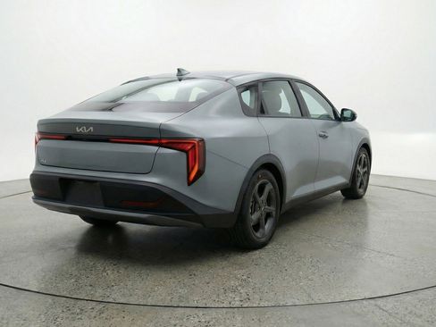 Used 2025 Kia K4 LXS image 9