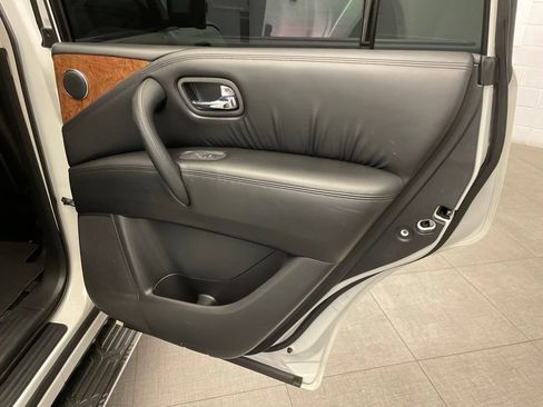 Used 2022 Nissan Armada SL w/ Captain's Chairs Package RWD image 31