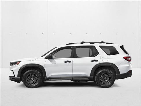 New 2025 Honda Pilot TrailSport image 3