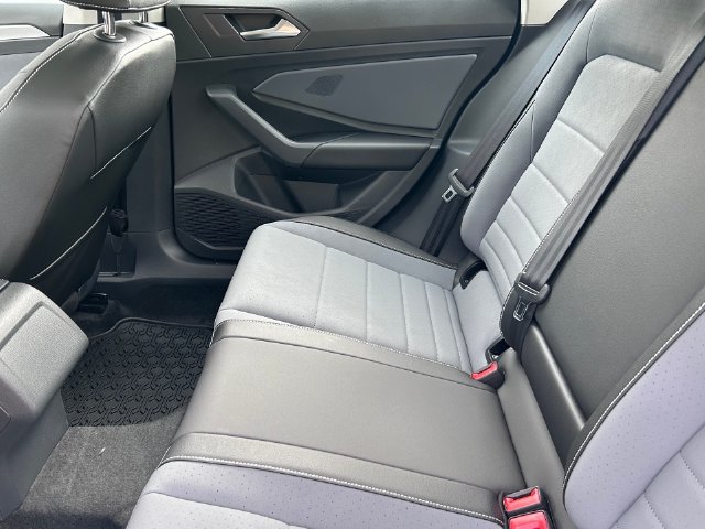 New 2026 Volkswagen Jetta SE FWD image 20