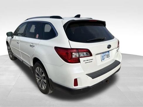 Used 2017 Subaru Outback 3.6R Touring w/ Popular Package #5A AWD/4WD image 5