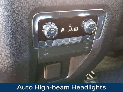 Used 2025 GMC Yukon XL Denali image 13