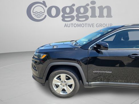 Used 2022 Jeep Compass Latitude w/ Sun and Sound Group AWD/4WD image 29