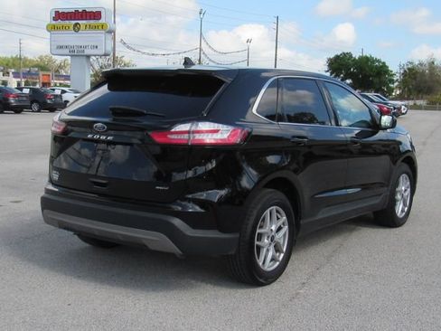 Used 2024 Ford Edge SEL image 3