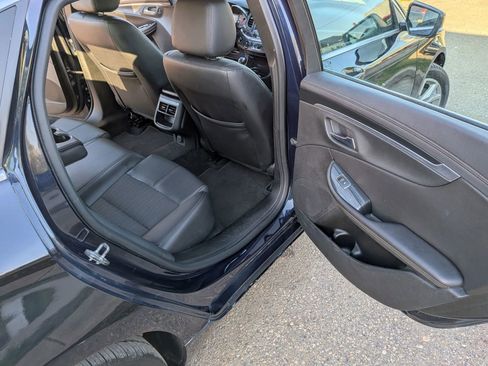 Used 2018 Chevrolet Impala LT FWD image 33