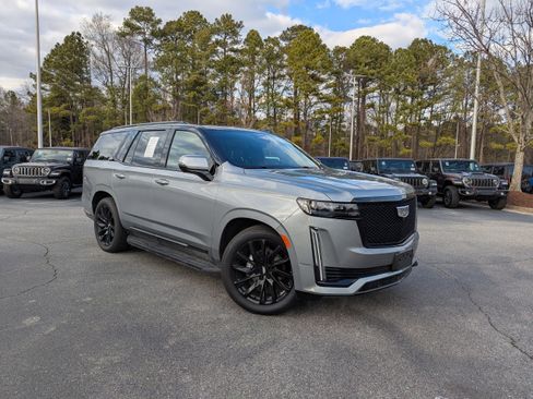 Used 2024 Cadillac Escalade Sport w/ LPO, ONYX Package image 3