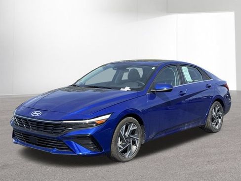 Used 2025 Hyundai Elantra Limited FWD image 33