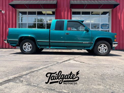 Used 1996 Chevrolet Silverado 1500 4x4 Extended Cab image 1