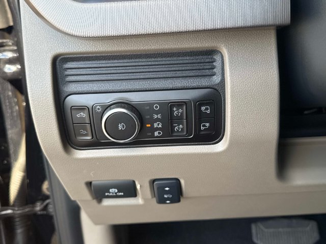 Used 2026 Ford F450 Platinum w/ Platinum Plus Package AWD/4WD image 31