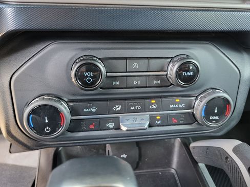 Used 2022 Ford Bronco Outer Banks AWD/4WD image 18