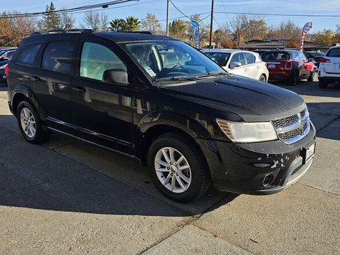 Used 2017 Dodge Journey SXT w/ Comfort/Convenience Group image 1