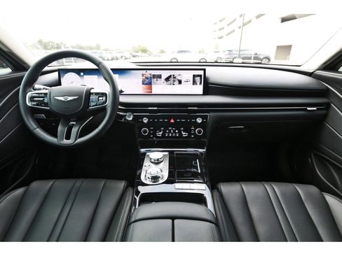 Used 2025 Genesis G80 2.5T image 11