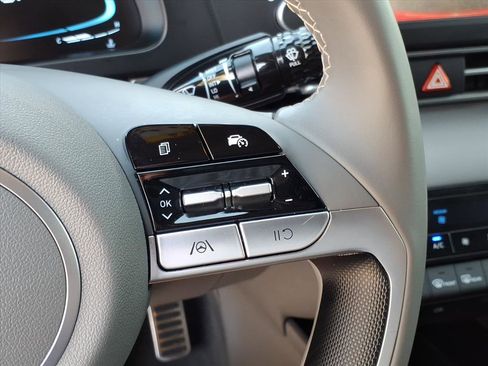 Certified 2025 Hyundai Elantra Sport image 26