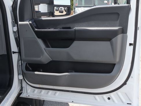 Used 2023 Ford F550 2WD Regular Cab Super Duty image 48