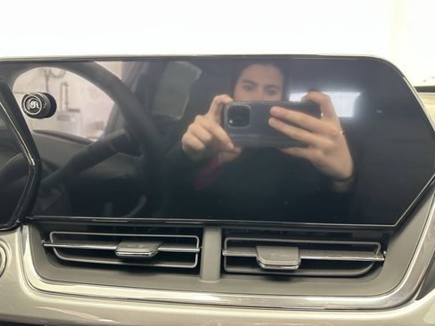 New 2025 Chevrolet Trax LT w/ Driver Confidence Package image 11