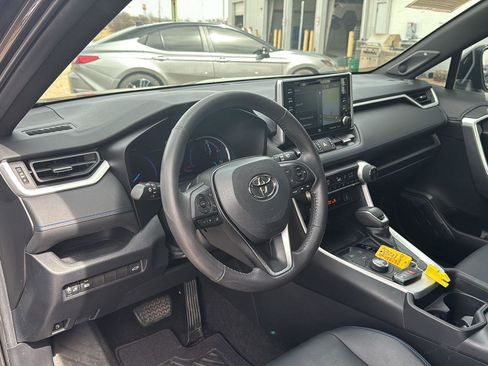 Used 2020 Toyota RAV4 XSE image 20