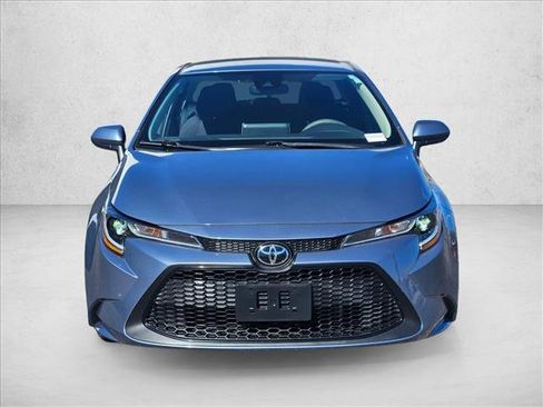 Used 2020 Toyota Corolla LE image 2