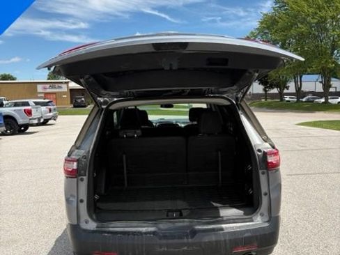 Used 2018 Chevrolet Traverse LS FWD image 6