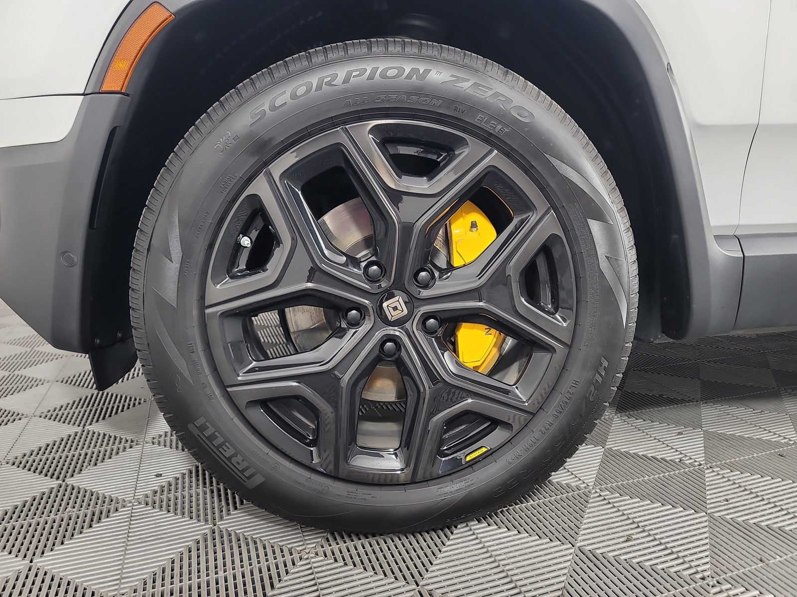 Used 2023 Rivian R1T Adventure Quad AWD/4WD image 9