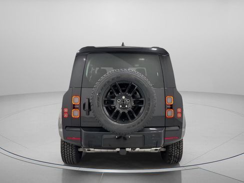 New 2026 Land Rover Defender 110 S image 4