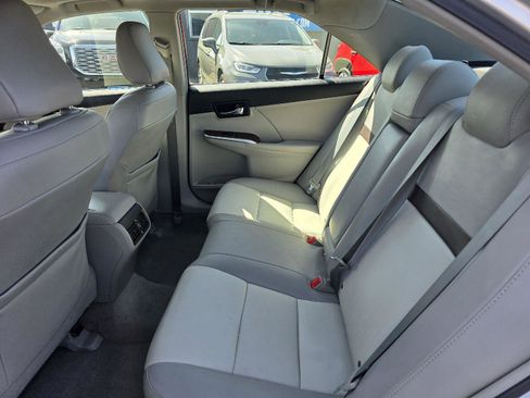 Used 2012 Toyota Camry XLE w/ Leather Pkg image 13